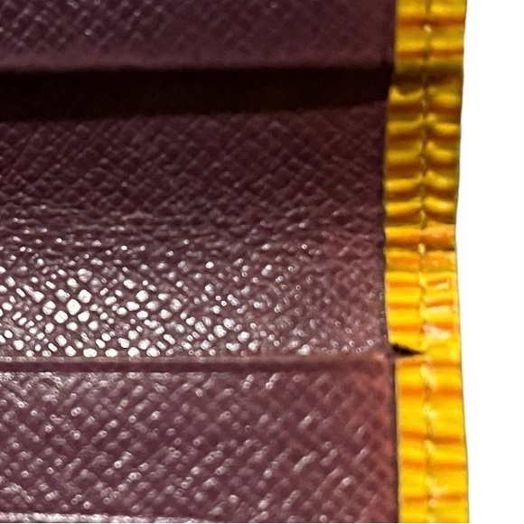 ‼️SOLD‼️Authentic Louis Vuitton Epi Card Holder - Picture 7 of 12